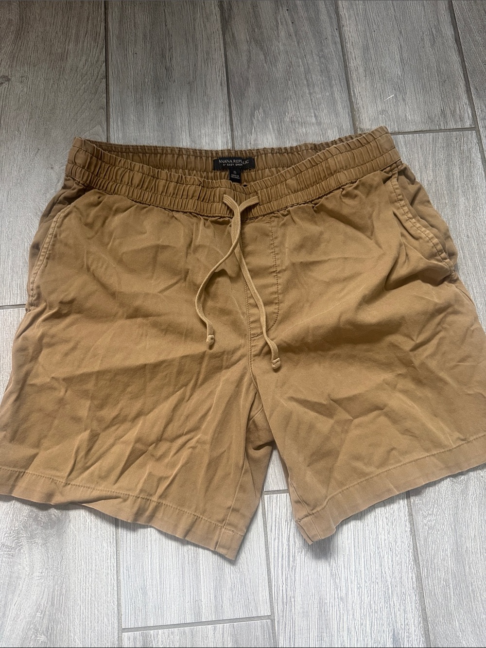 Banana Republic Men's Khaki Drawstring Hybrid Shorts